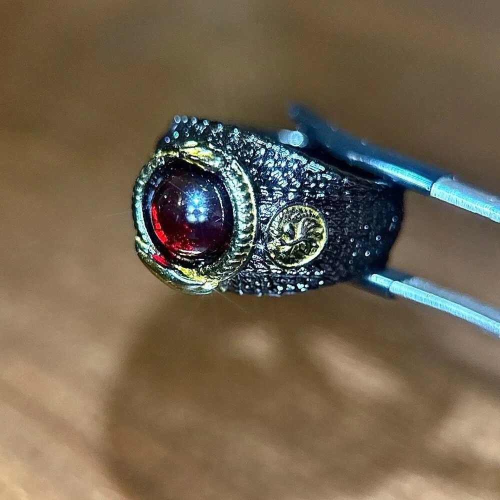 N/A red cabuchon